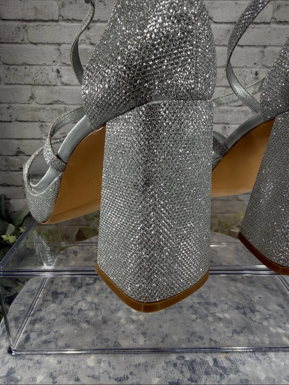 IDIFU “Fay” Silver Sparkle Square Toe Stack Heel Fashion Sandals WMS 7.5M 🩶 EUC